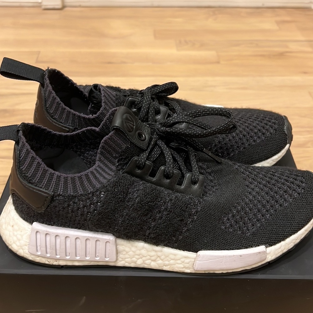 Adidas Originals NMD R2 SPECIAL EDITION - Invincible x A Ma Maniere